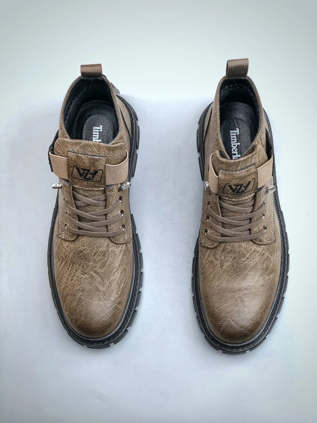 💰 480 Timberland Timberland/Timberland classic 25ss new high-top, classic re-creation, brand new upgrade, Guangdong factory quality, original box and original packaging. The fabric is made of Italian top frosted cowhide, with anti-odor and anti-corrosion genuine leather latex insoles to give you a perfect wearing experience. High-quality and durable, a must-have for sportsmen. Specializes in not looking handsome. High-quality and first-class foot feel. Exclusive supply. Size: 38-44